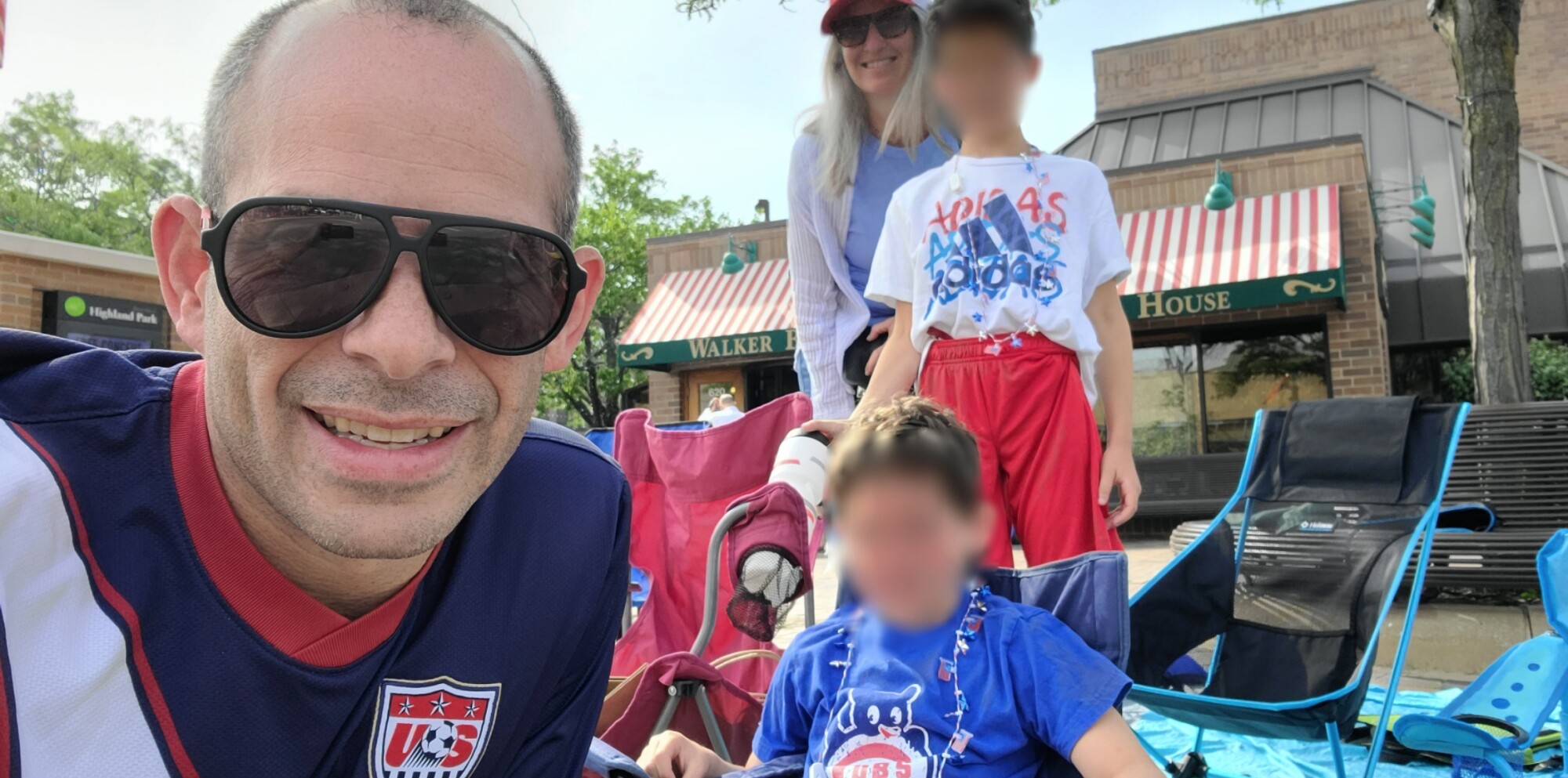 Picture of the Bennett family.