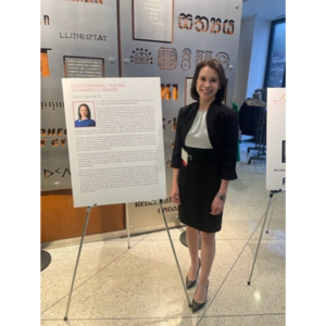 Chicago-Kent Named Senior Attorney Daisy Ayllón a 2023 Chicago-Kent Outstanding Young Alumni