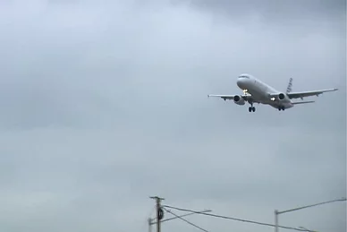 WGN: American Airlines sued for alleged sexual assault on flight by previously accused passenger